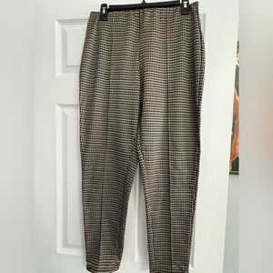 Maze Pull On Pants Size Large (Business Casual)